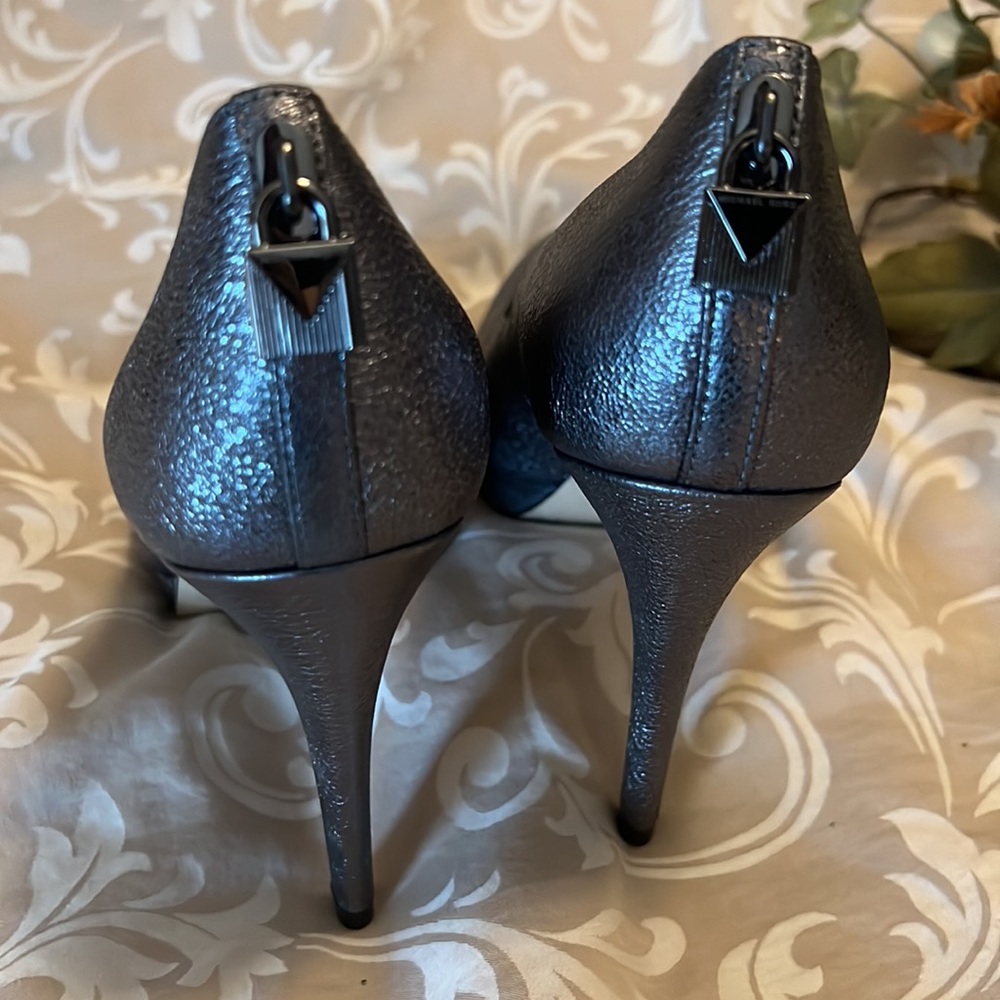 Dark Silver Michael Kors Pumps NWTs - Picture 5 of 7